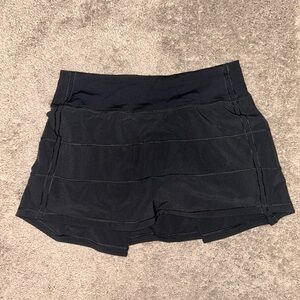 LIKE NEW Lululemon Skirt Size 4